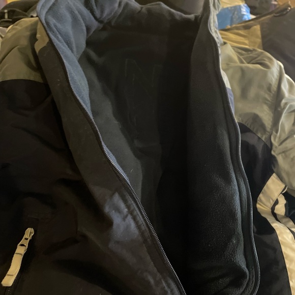 Nike parka. Reversible! Navy & gray with white stripe. Like new! L-XL - Picture 4 of 4